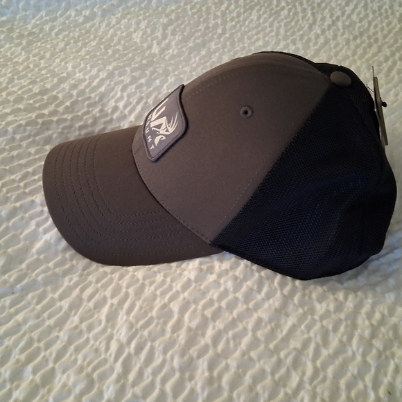 Under Armour Black and Brown Hunting Hat - Picture 4 of 5